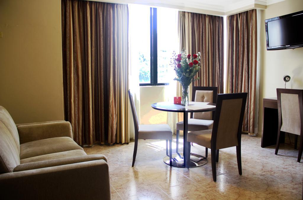 Aparthotel Sevilla Suites Панама Номер фото